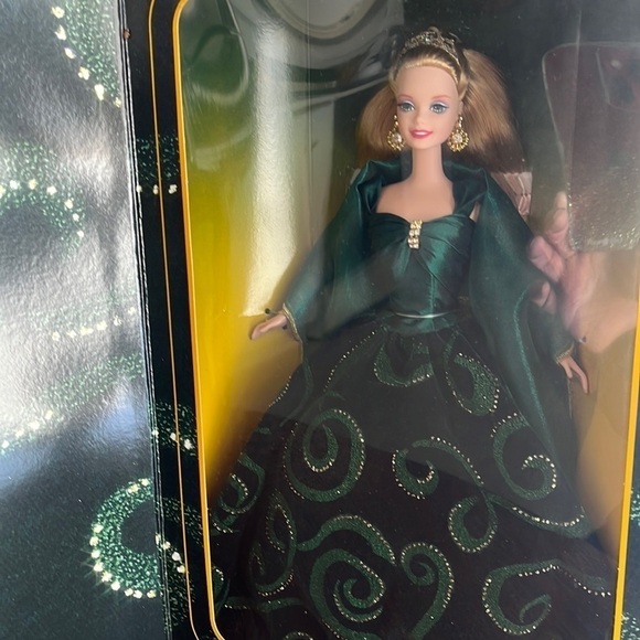 NIB Vintage 1996 Emerald Enchantment Barbie Society Collection. Limited Edition - Picture 1 of 9